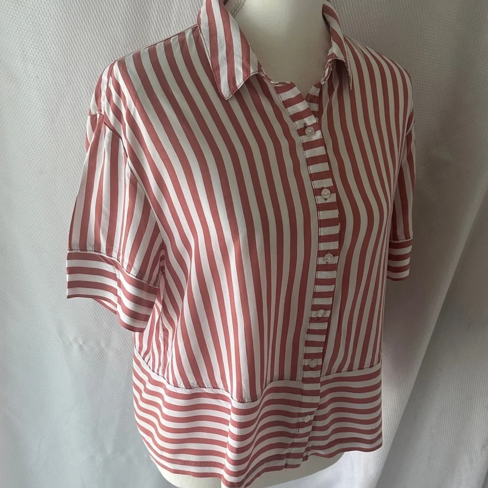 Jane + Delancey Red & White Striped Button-Down Cropped Shirt – Size M - Picture 2 of 8